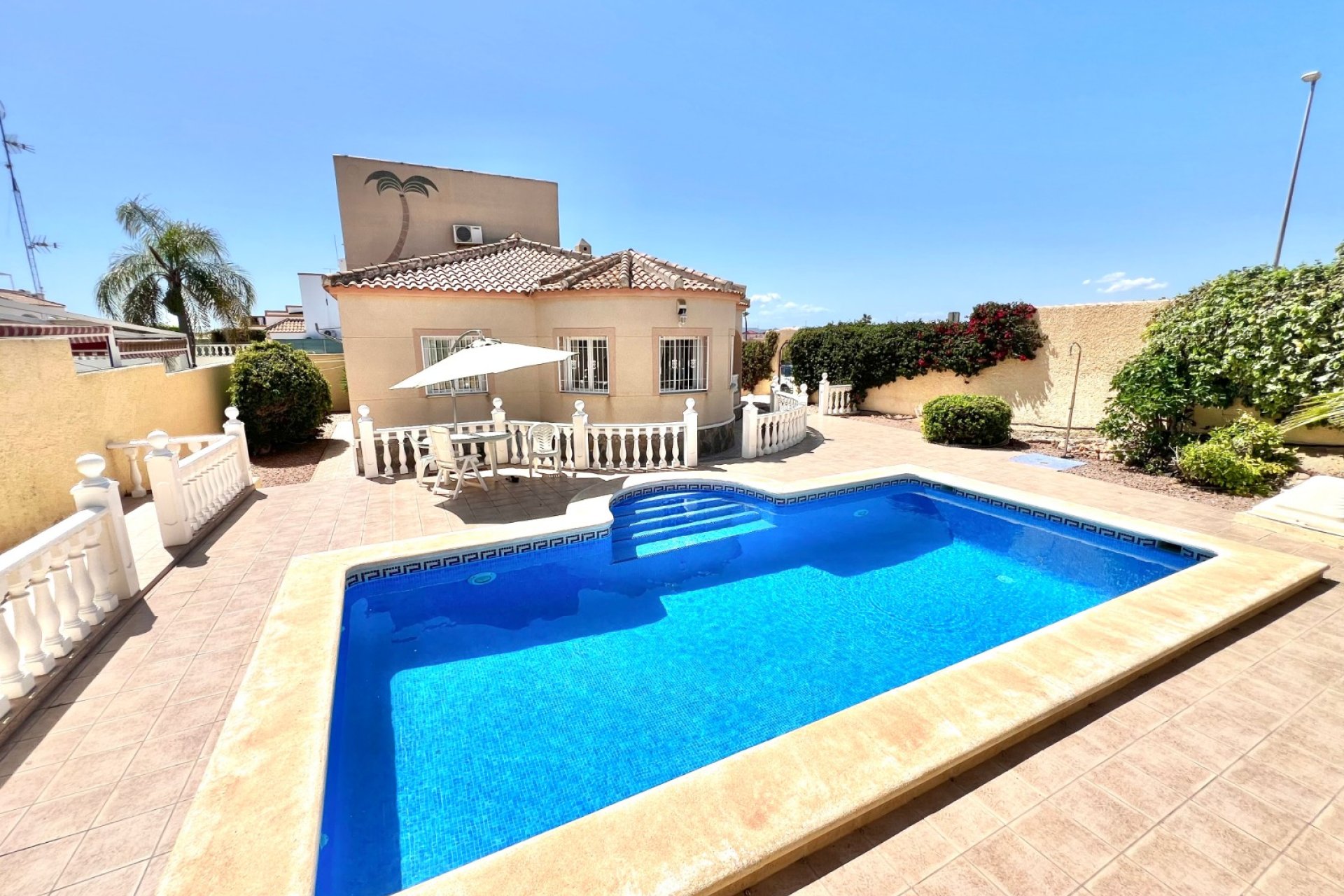 Reventa - Villa independiente - La Marina
