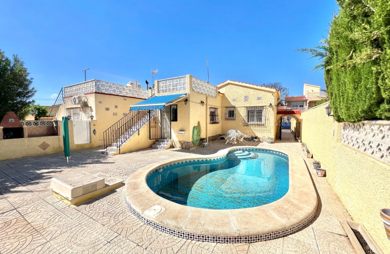 Reventa - Villa independiente - La Marina