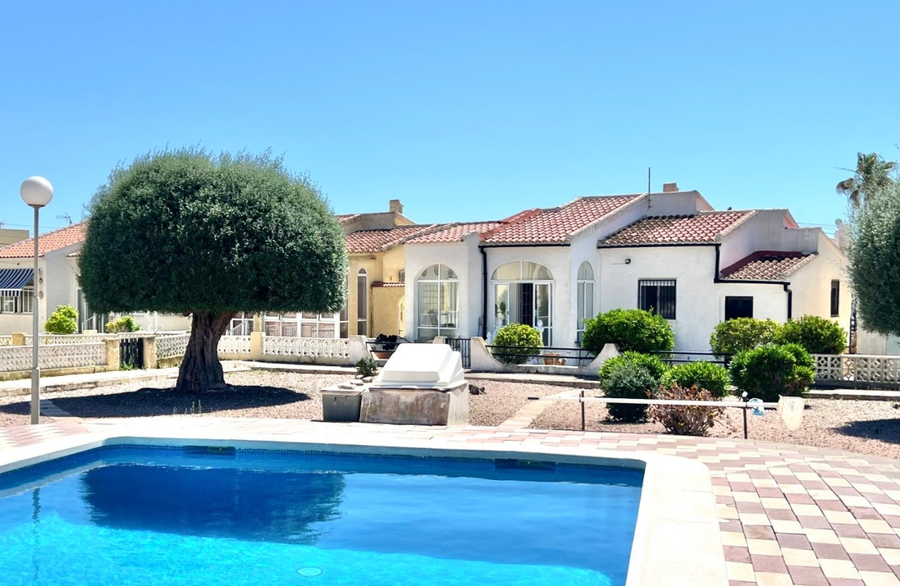 Reventa - Villa independiente - La Marina