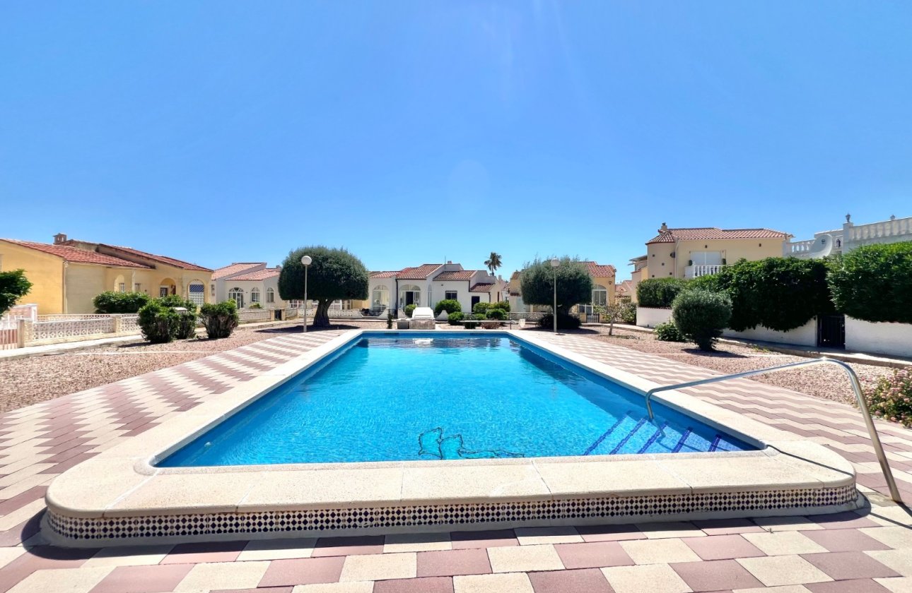 Reventa - Villa independiente - La Marina