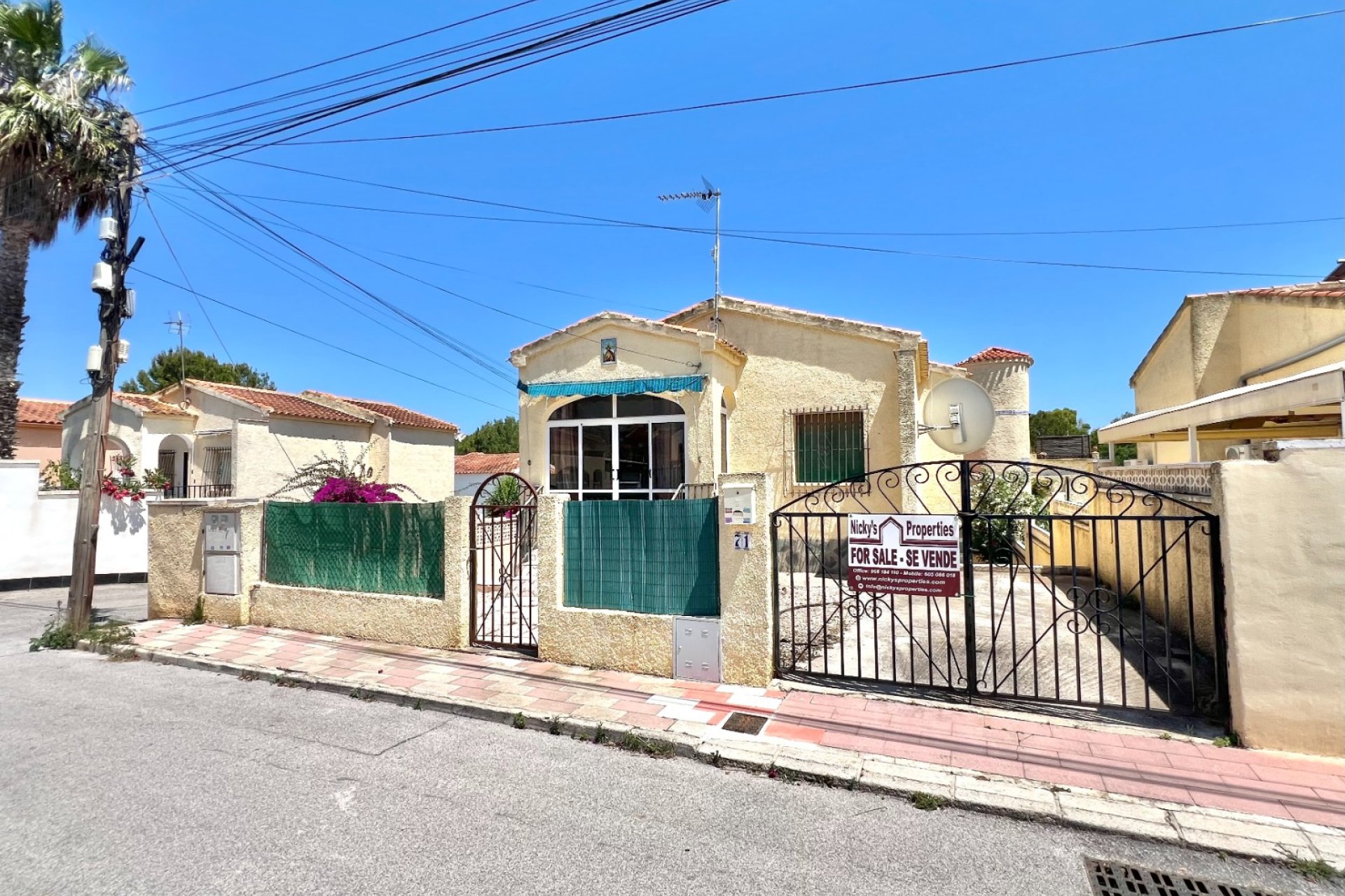 Reventa - Villa independiente - La Marina