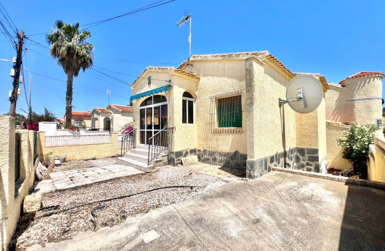 Reventa - Villa independiente - La Marina