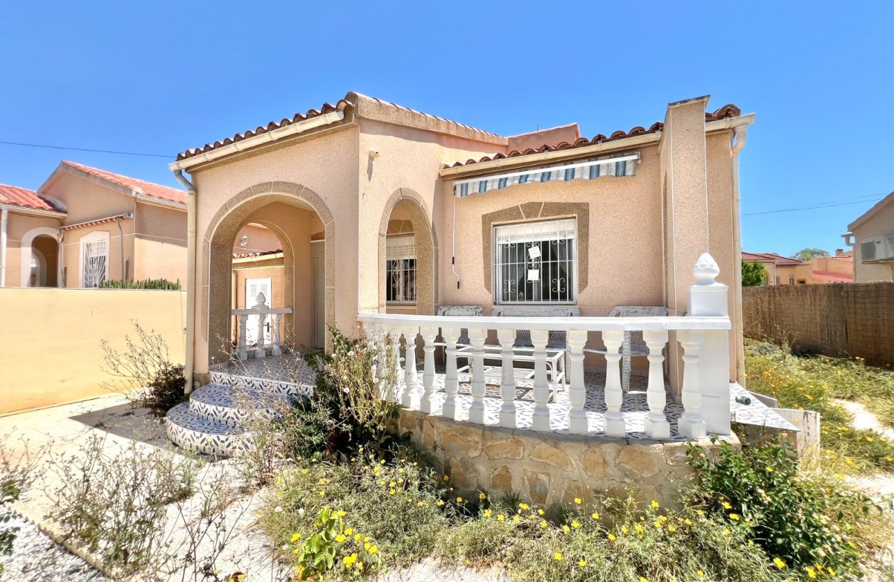 Reventa - Villa independiente - La Marina