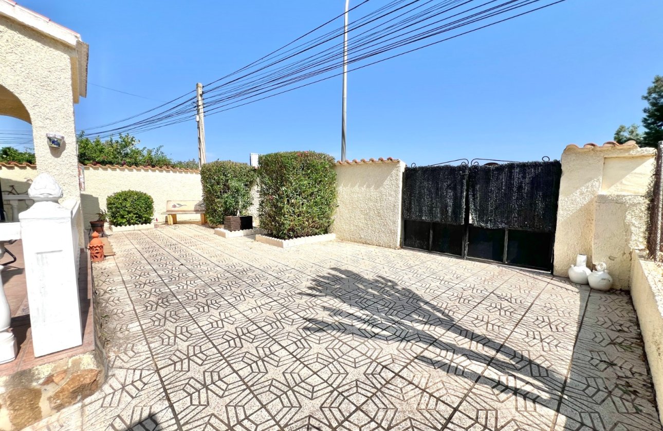 Reventa - Villa independiente - La Marina