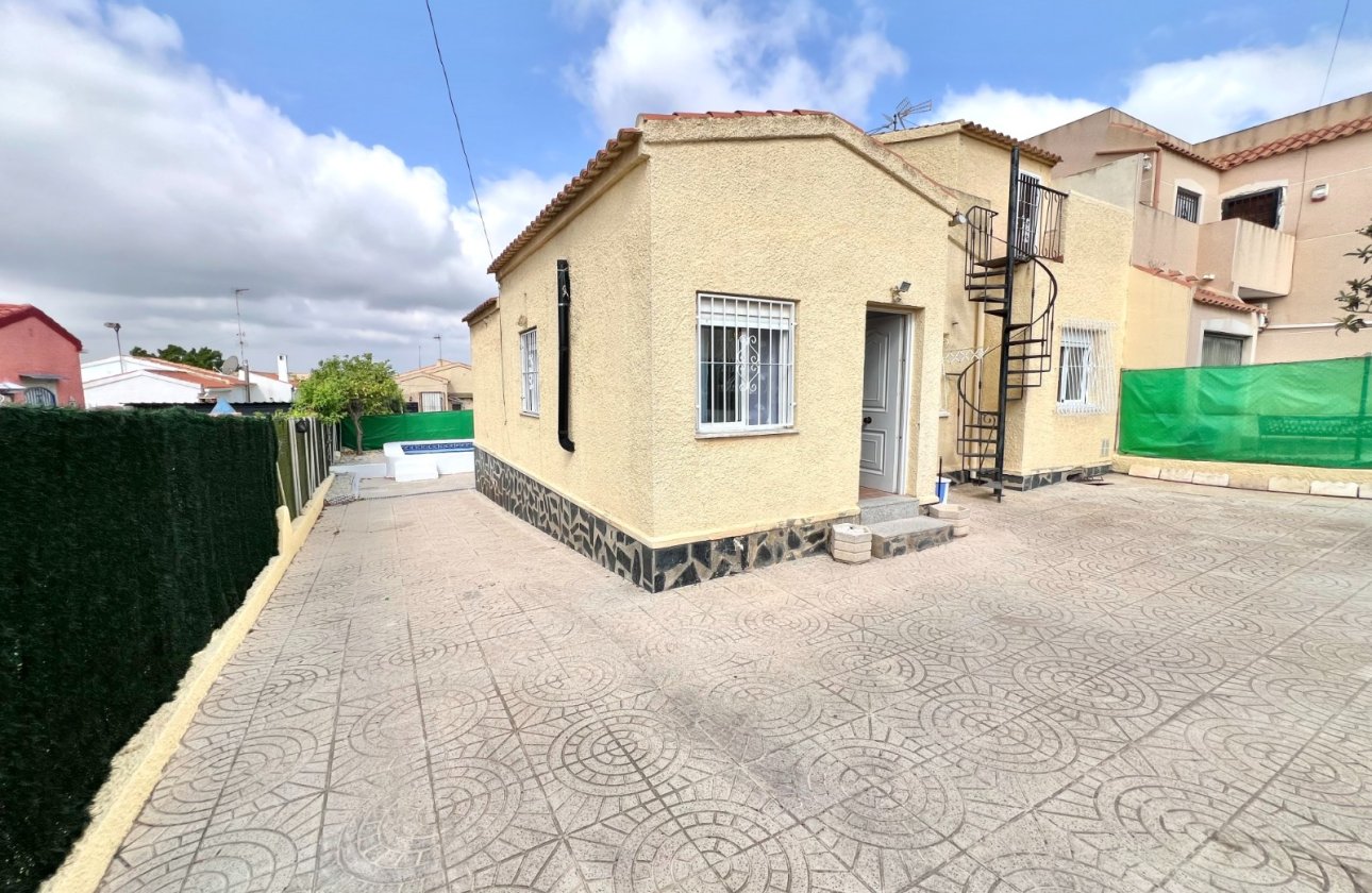 Reventa - Villa independiente - La Marina