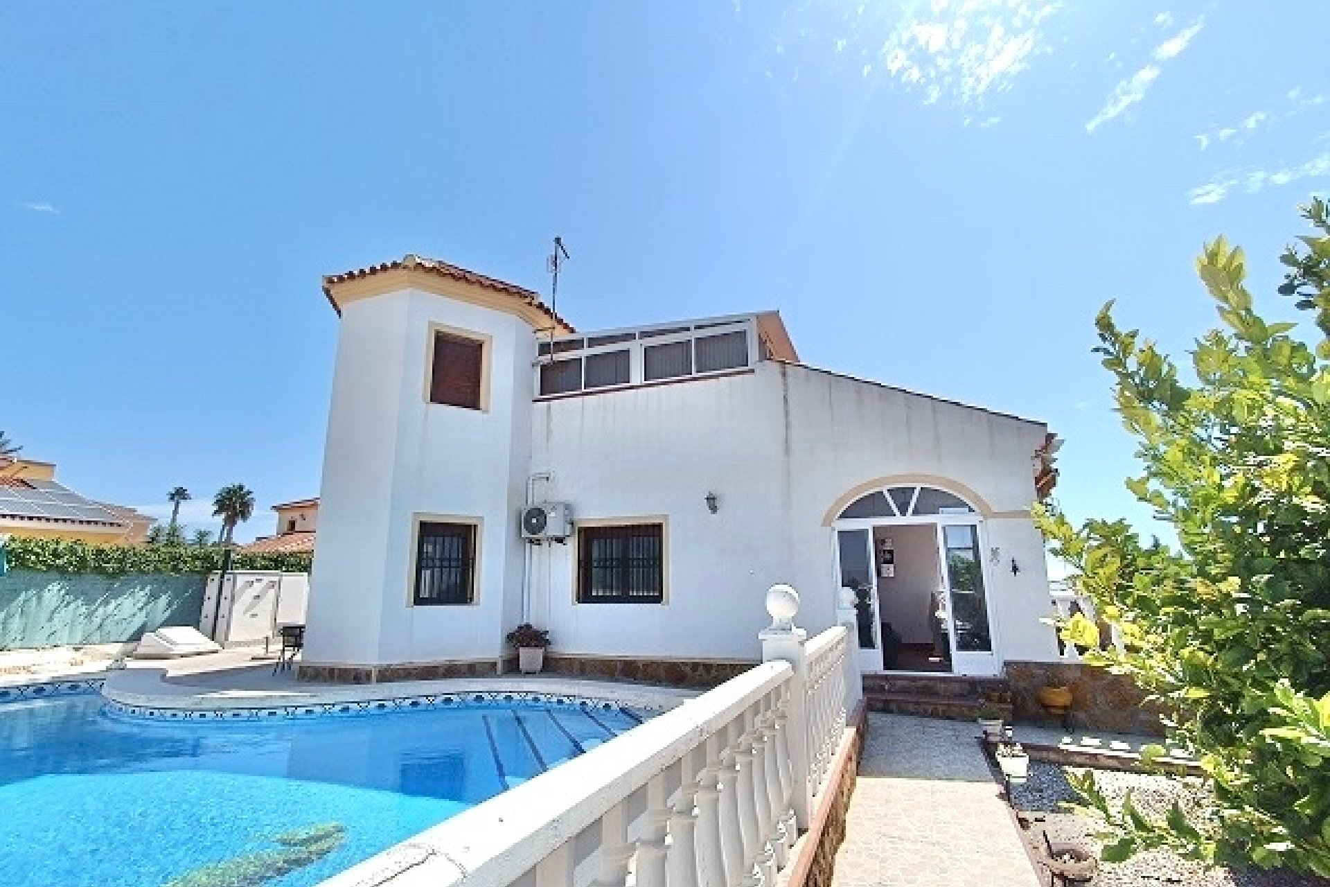 Reventa - Villa independiente - La Marina