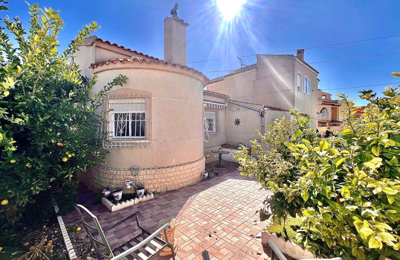 Reventa - Villa independiente - La Marina