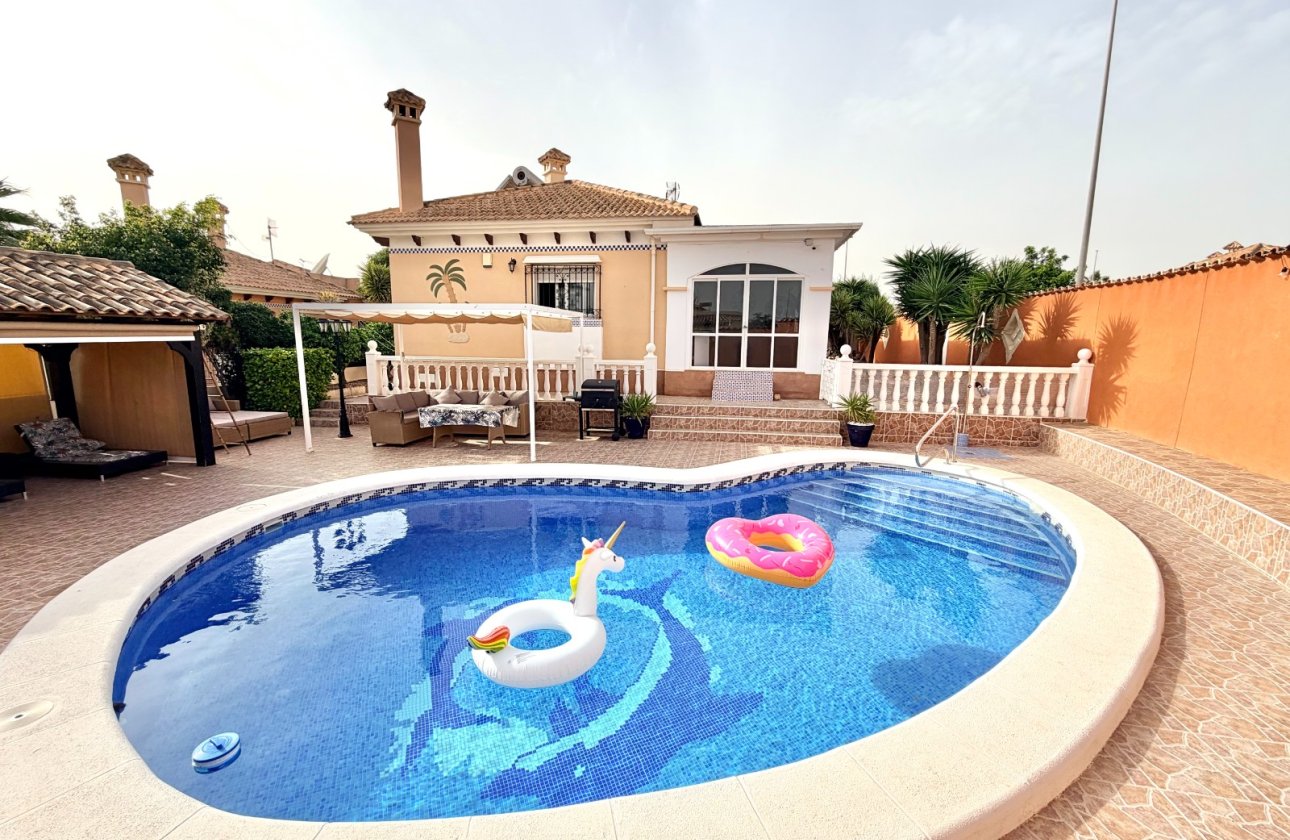 Reventa - Villa independiente - La Marina