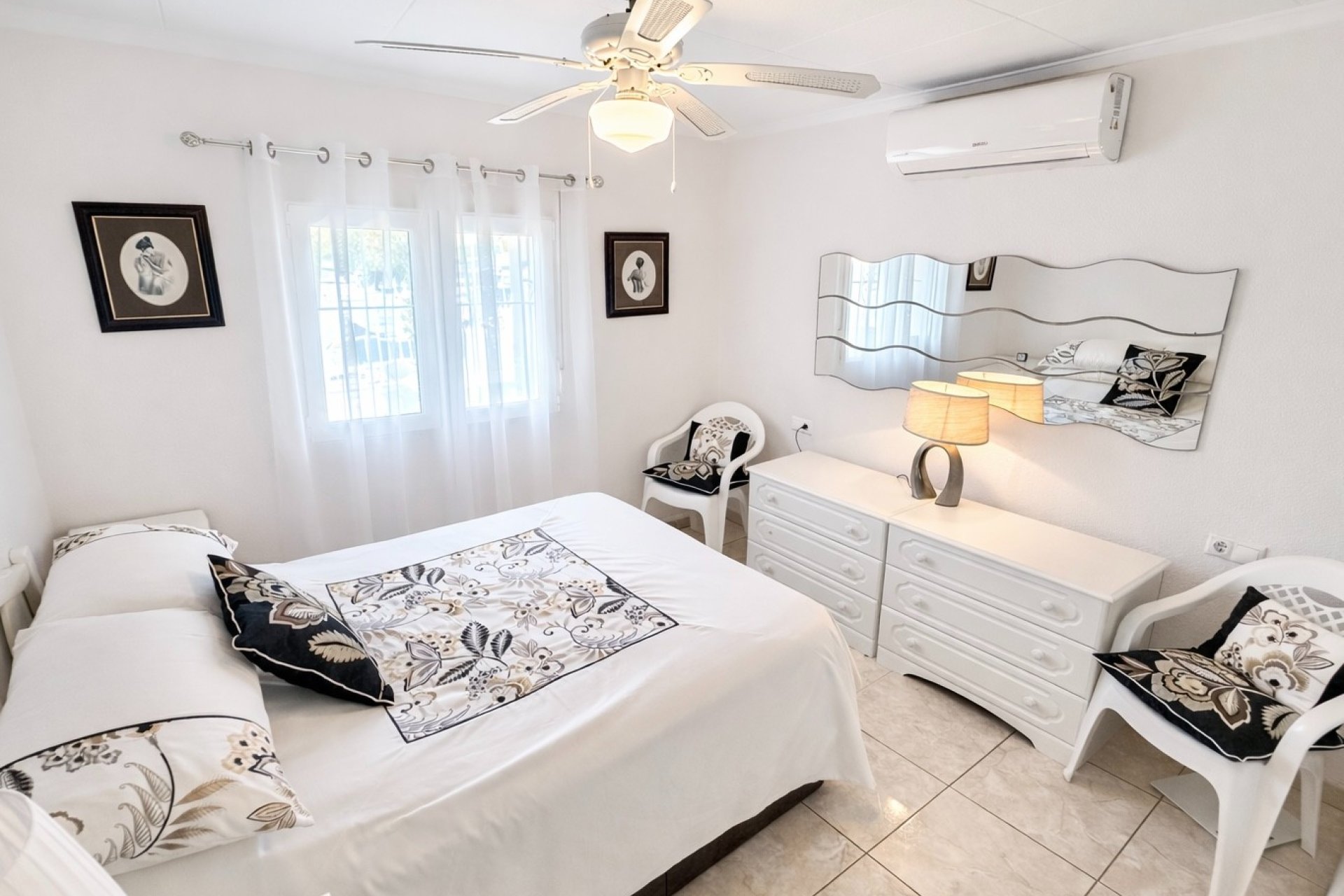 Reventa - Villa independiente - La Marina