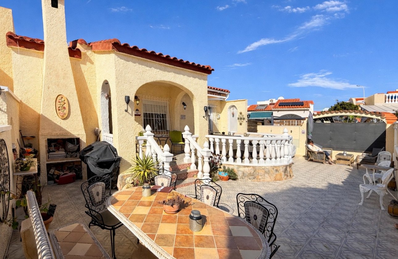 Reventa - Villa independiente - La Marina