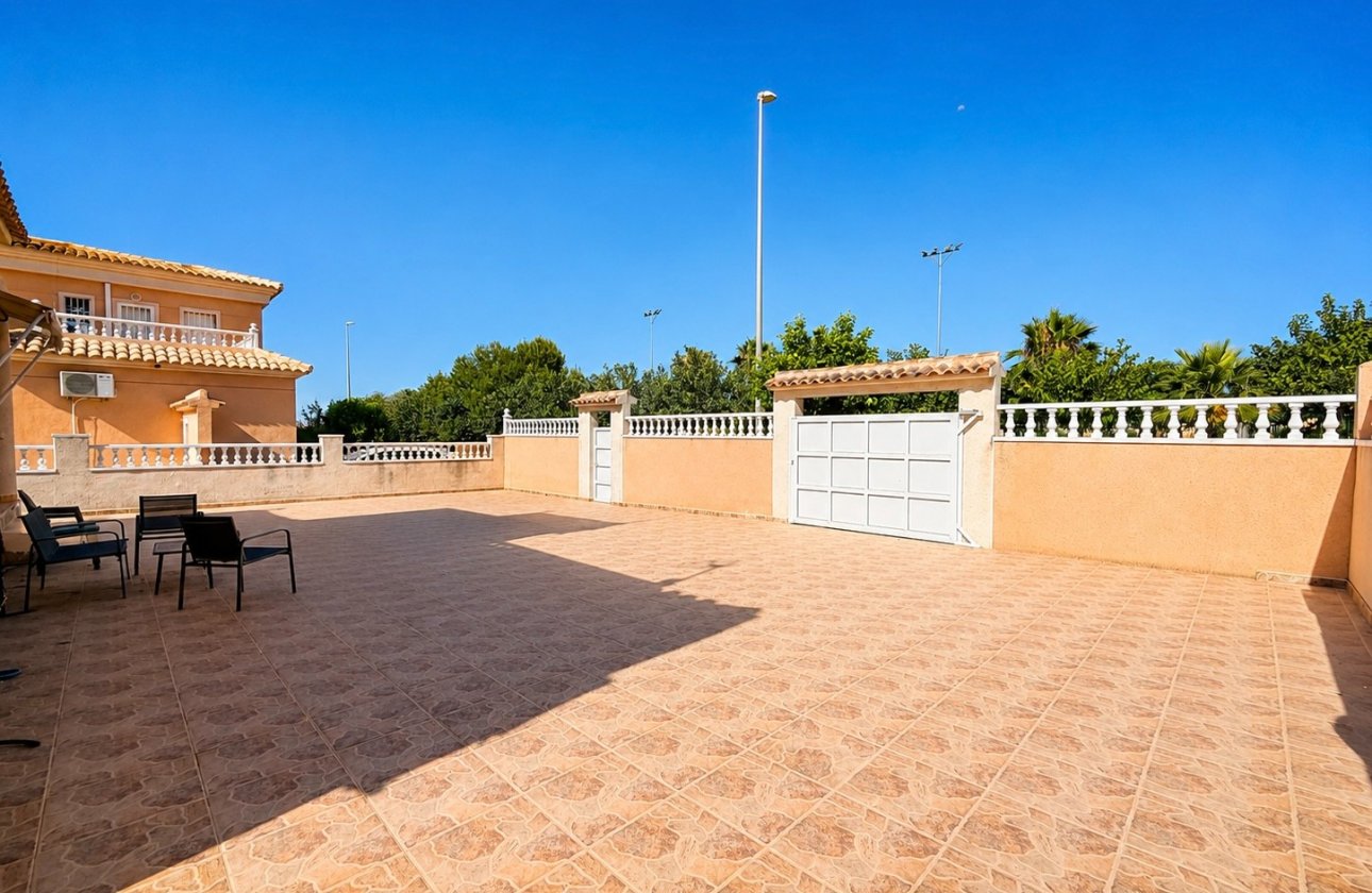 Reventa - Villa independiente - La Marina