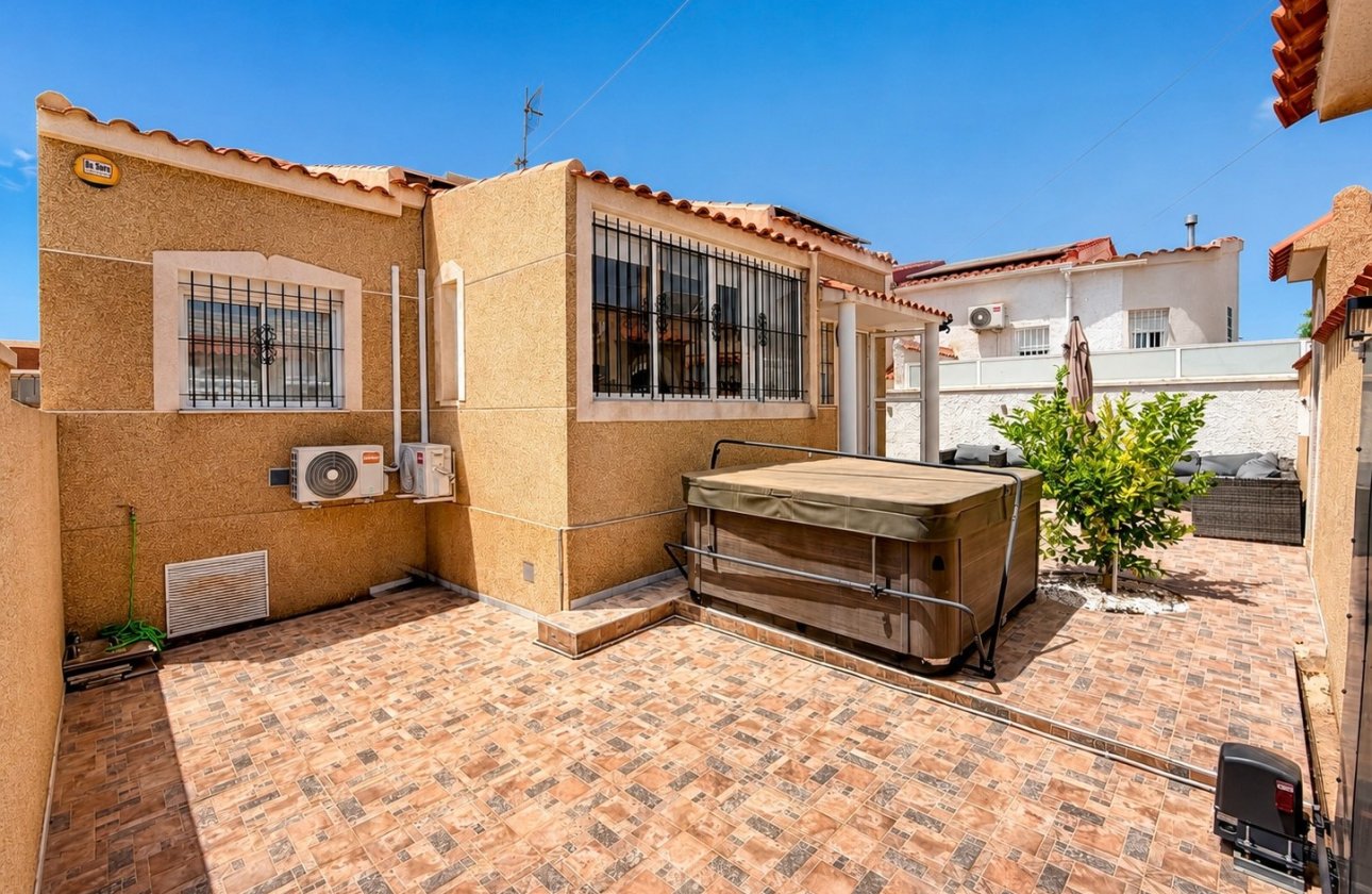 Reventa - Villa independiente - La Marina