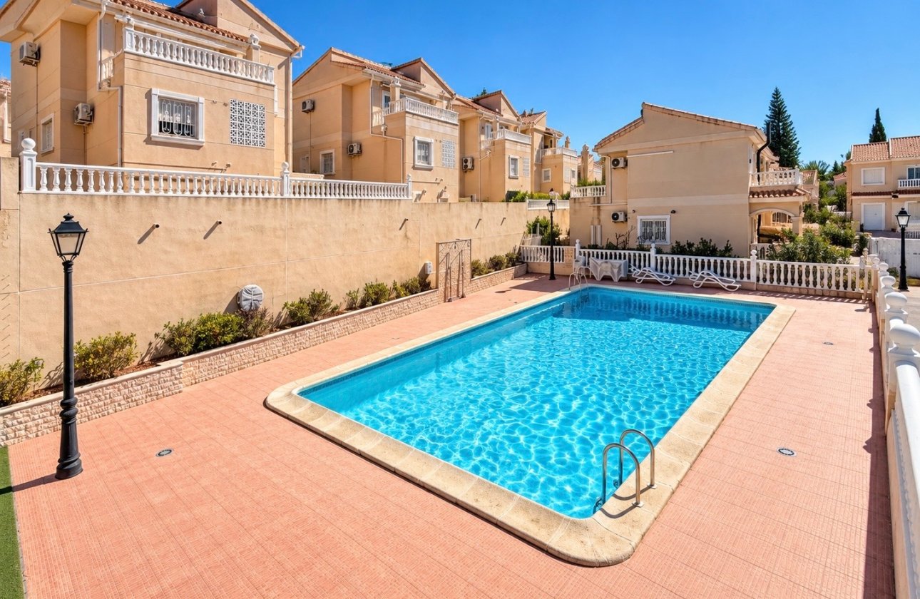 Reventa - Villa independiente - La Marina