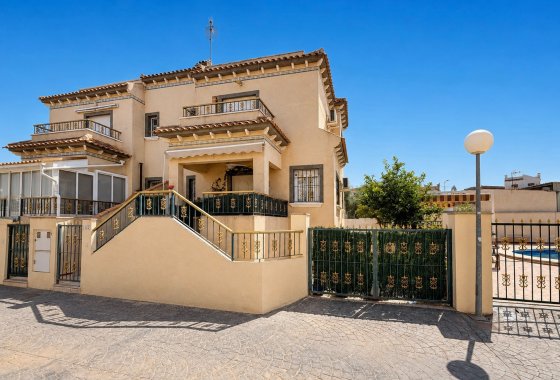 Semi Detached Villa - Resale - La Marina - La Marina