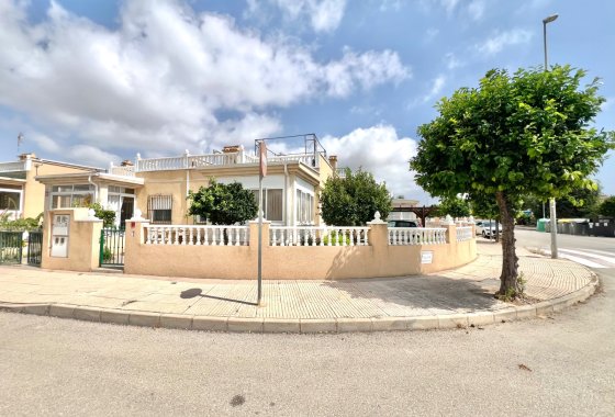 Villa adosada - Reventa - La Marina - 803 Semi-Detached Villa on a Corner Plot 