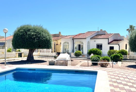 Villa independiente - Reventa - La Marina - La Marina