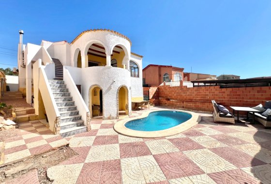 Villa independiente - Reventa - La Marina - La Marina