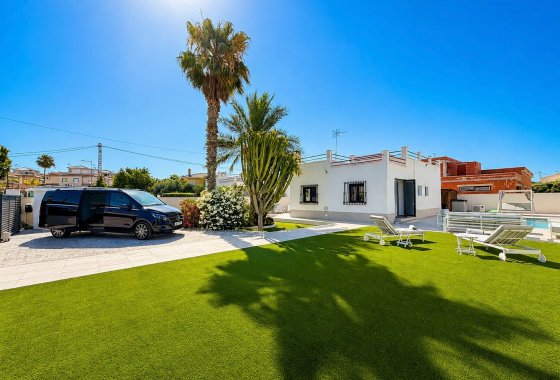 Villa independiente - Reventa - La Marina - La Marina