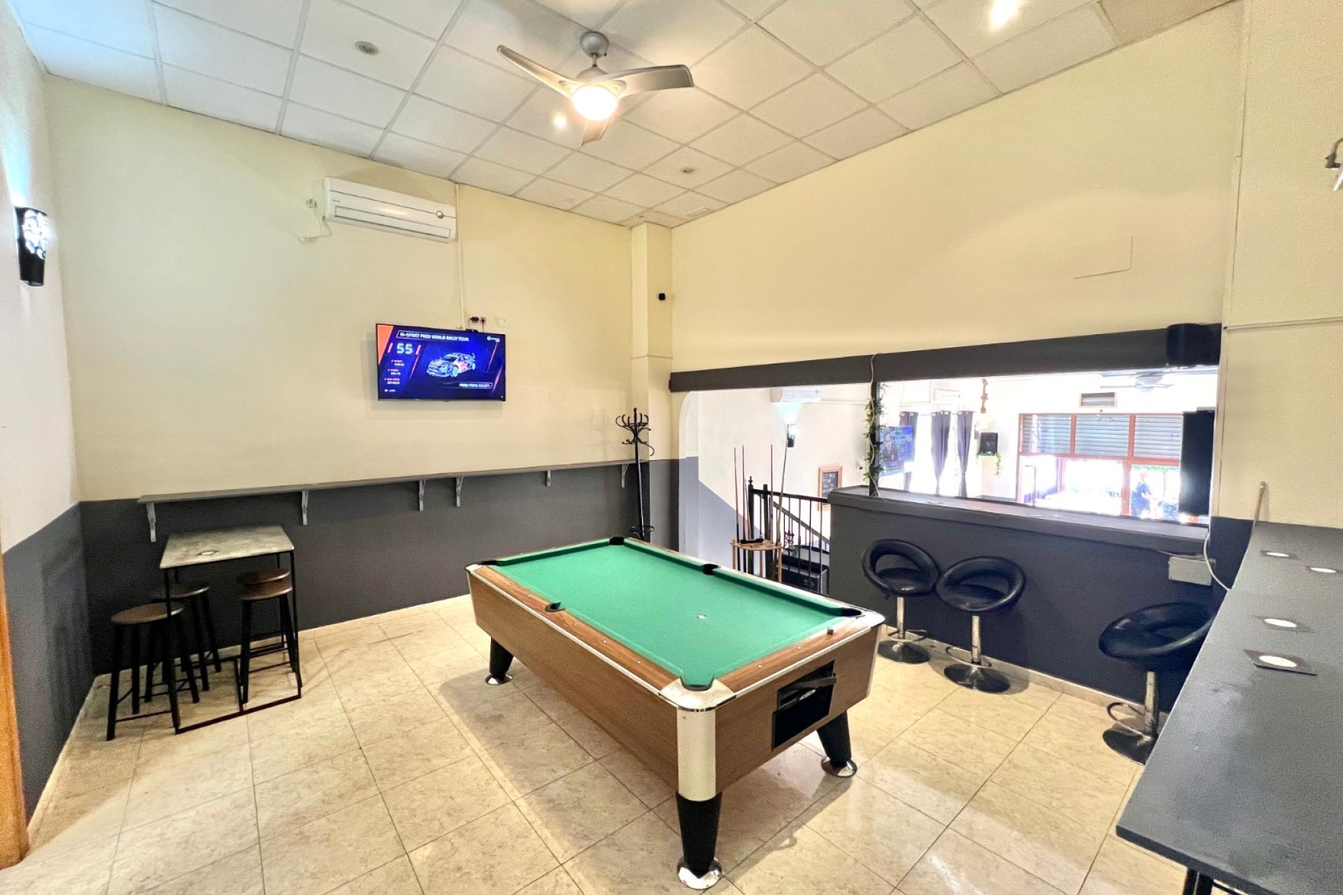 Wiederverkauf - commercial property - La Marina