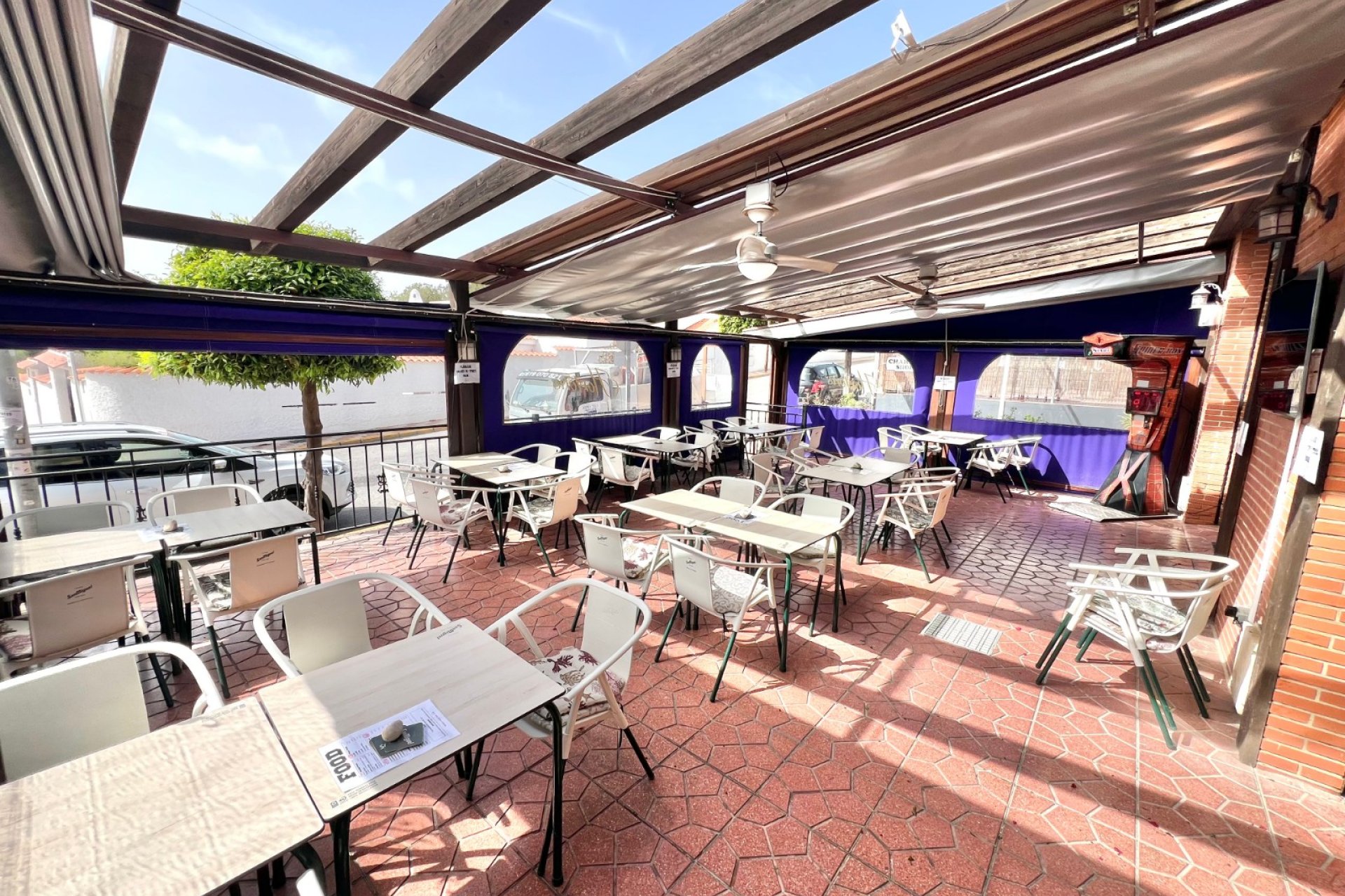 Wiederverkauf - commercial property - La Marina