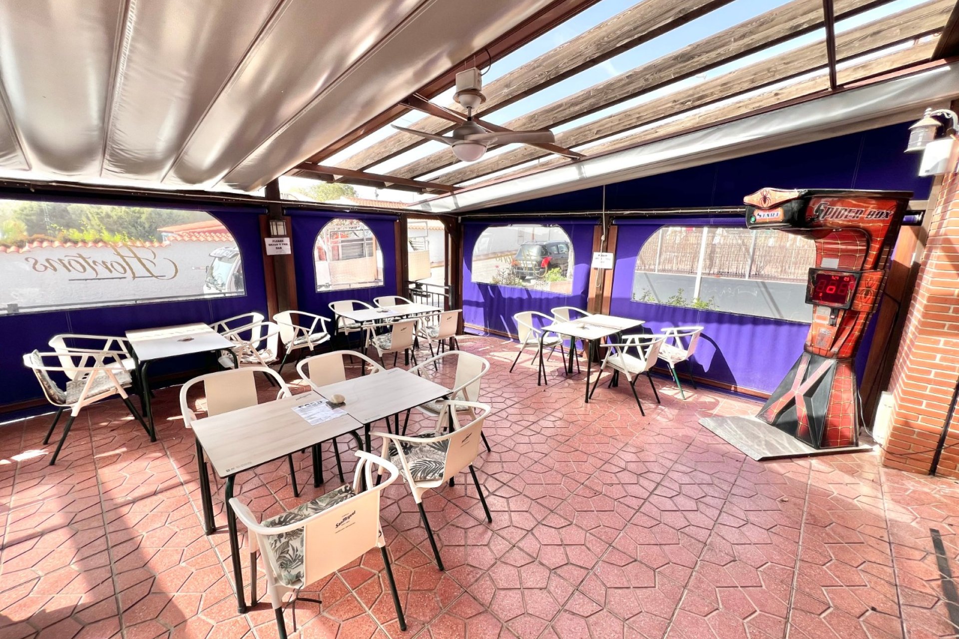 Wiederverkauf - commercial property - La Marina