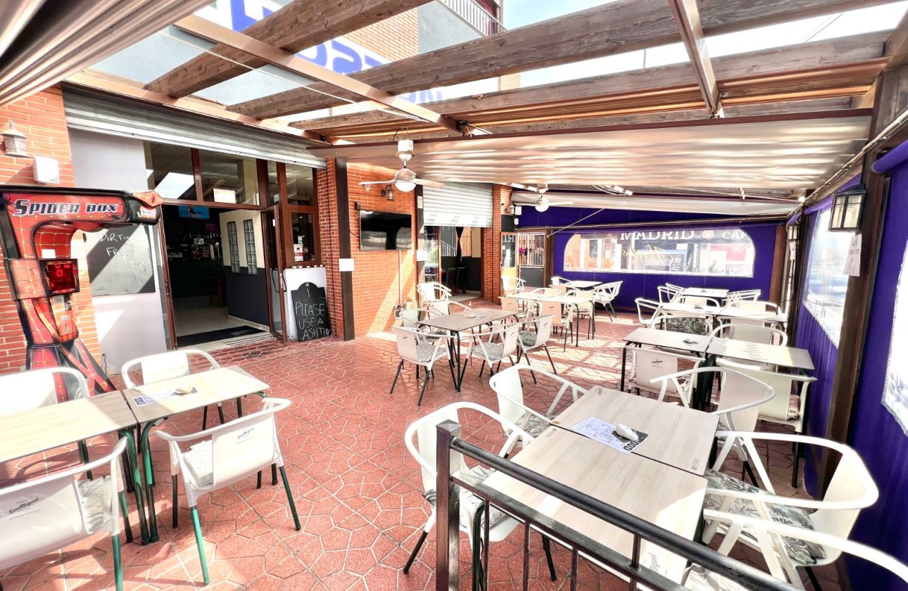 Wiederverkauf - commercial property - La Marina