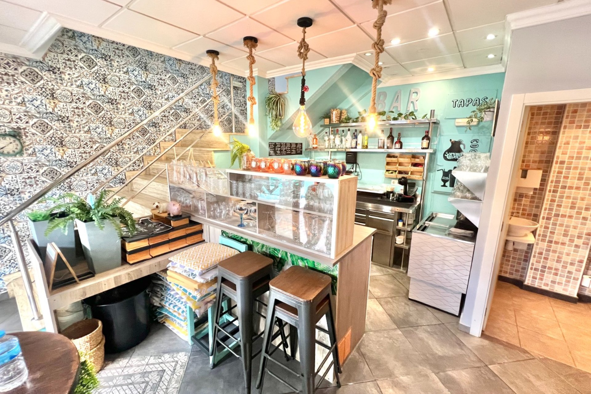 Wiederverkauf - commercial property - La Marina