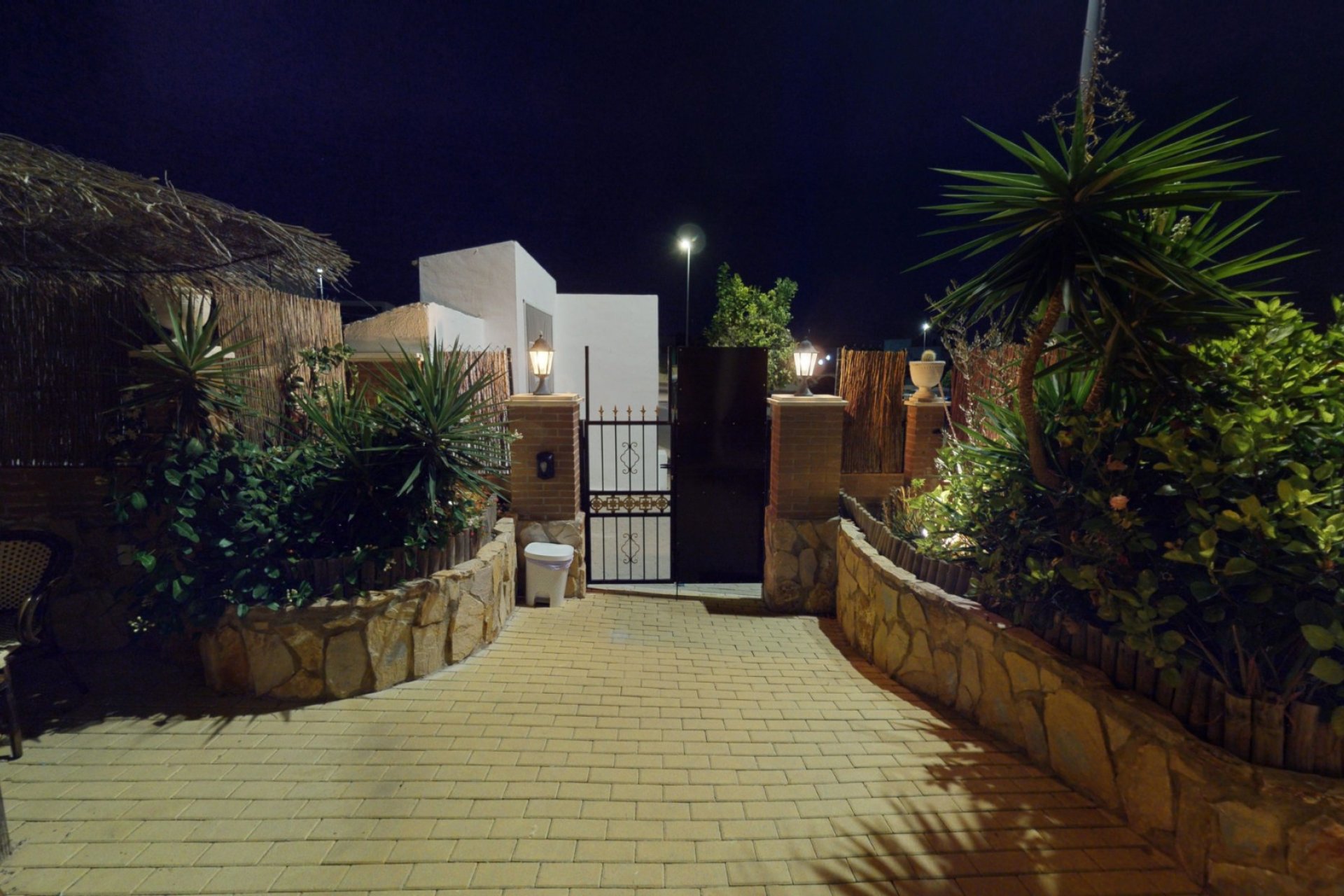 Wiederverkauf - commercial property - La Marina