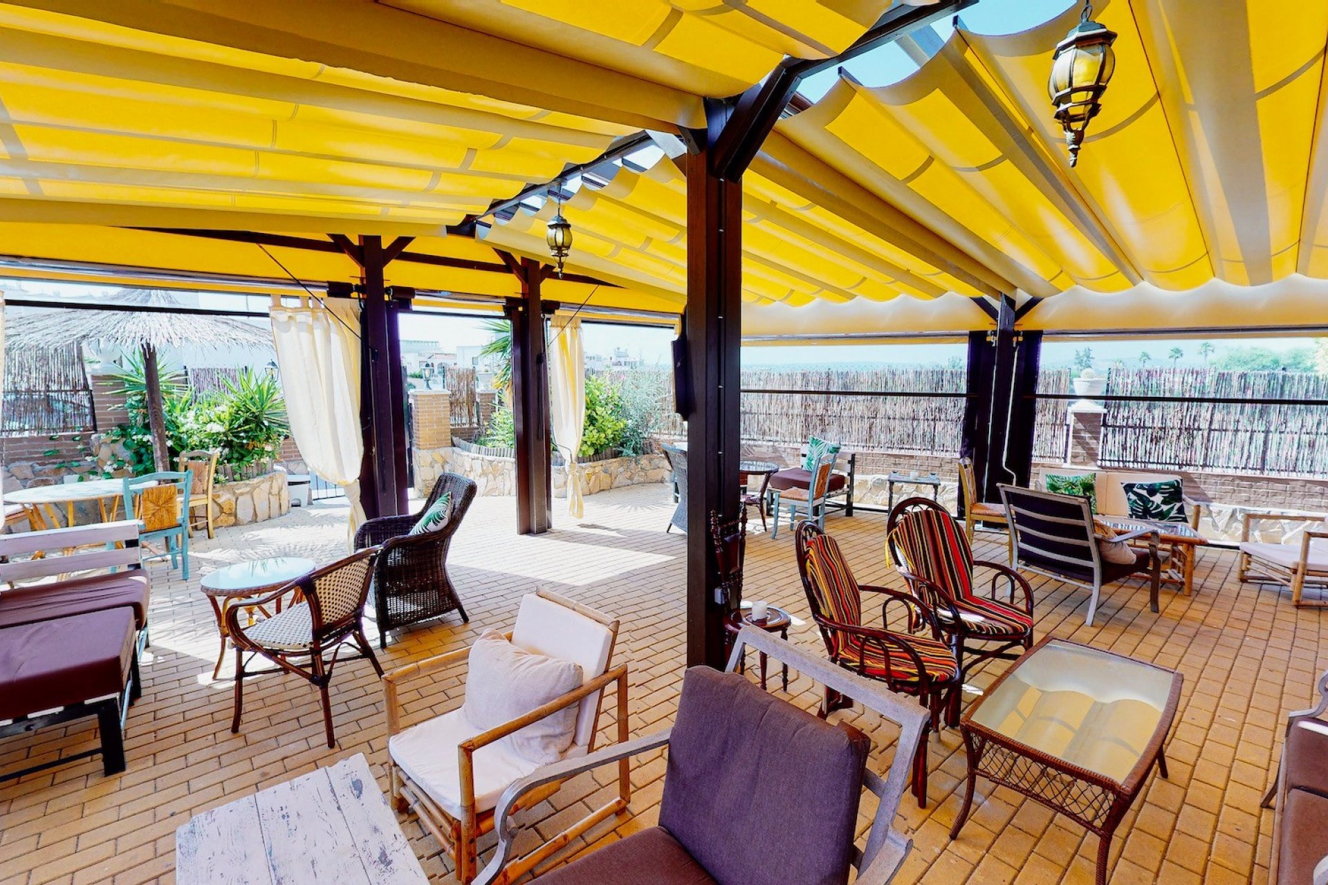 Wiederverkauf - commercial property - La Marina