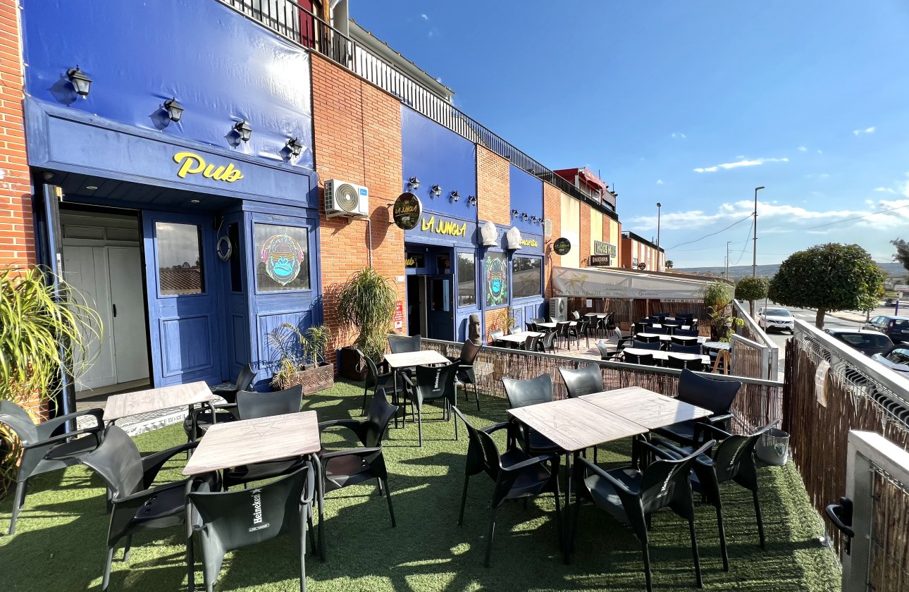Wiederverkauf - commercial property - La Marina