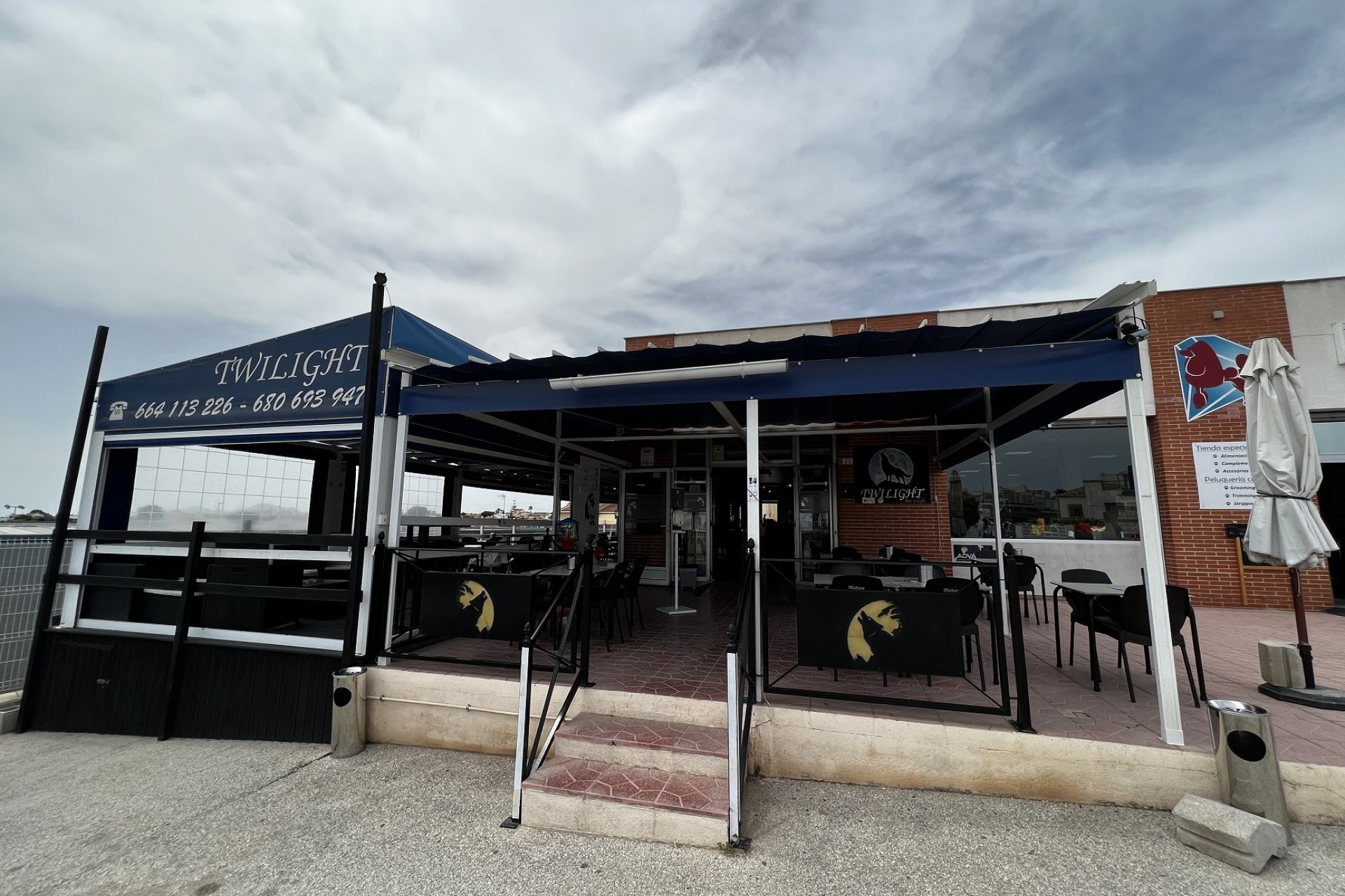 Wiederverkauf - commercial property - La Marina