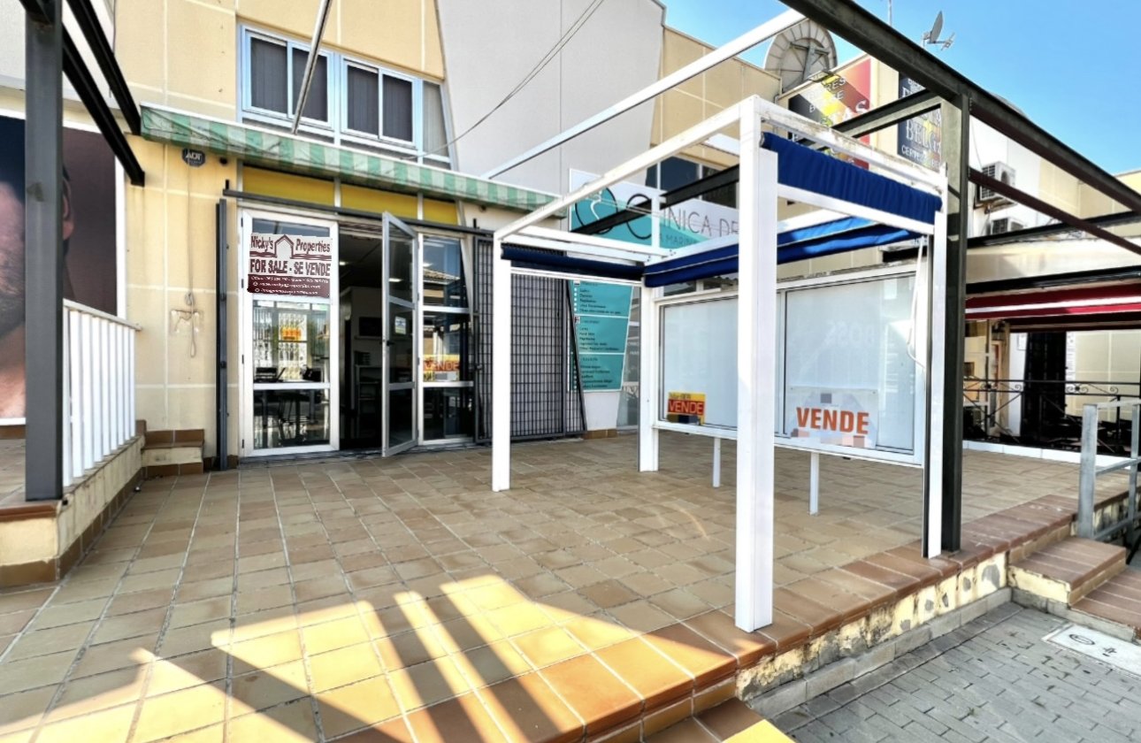 Wiederverkauf - commercial property - La Marina