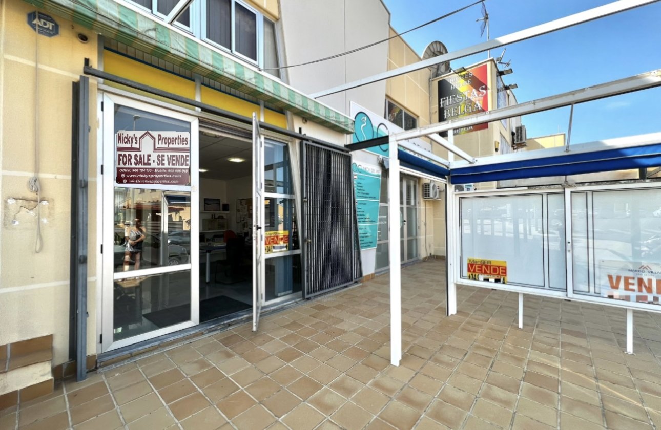 Wiederverkauf - commercial property - La Marina