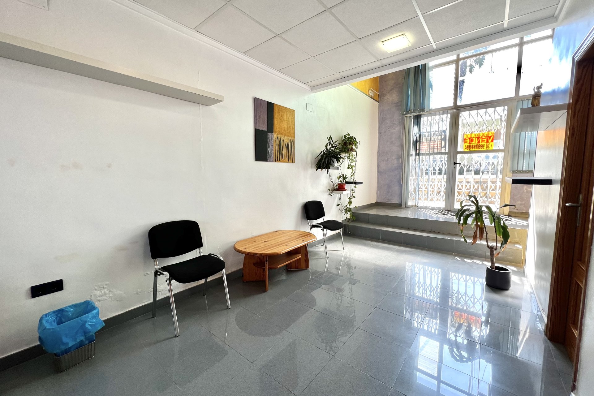 Wiederverkauf - commercial property - La Marina