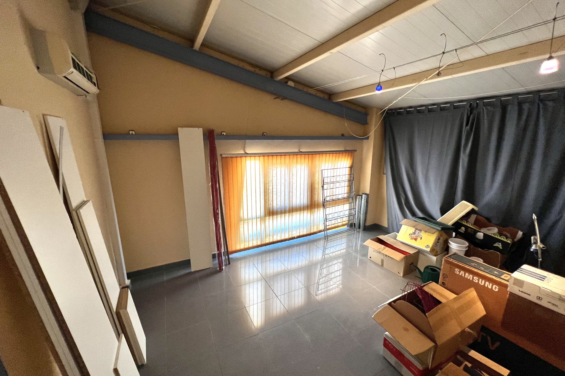 Wiederverkauf - commercial property - La Marina