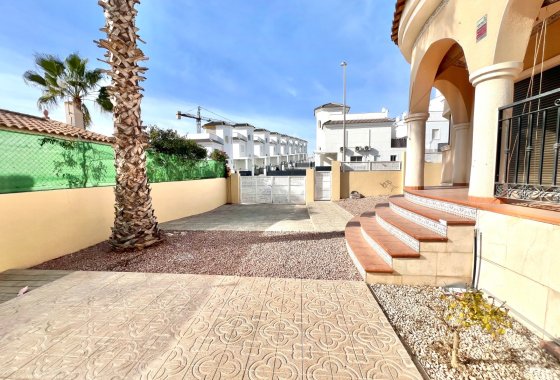 Resale - Detached Villa - La Marina