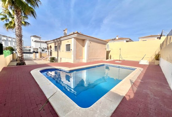 Resale - Detached Villa - La Marina