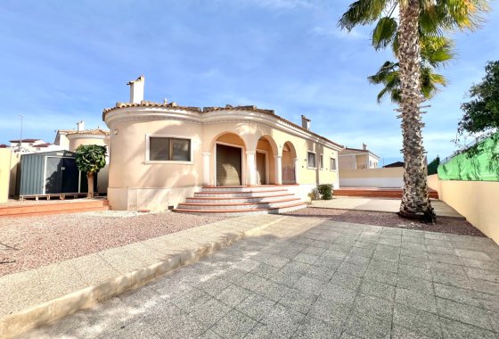 Resale - Detached Villa - La Marina
