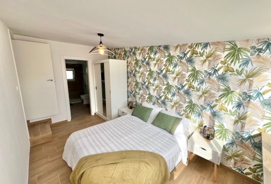 Resale - Detached Villa - La Marina