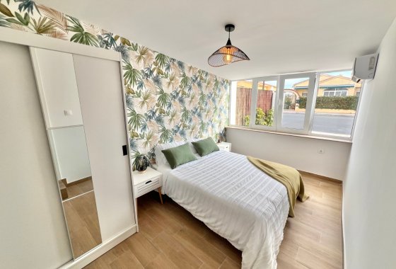 Resale - Detached Villa - La Marina