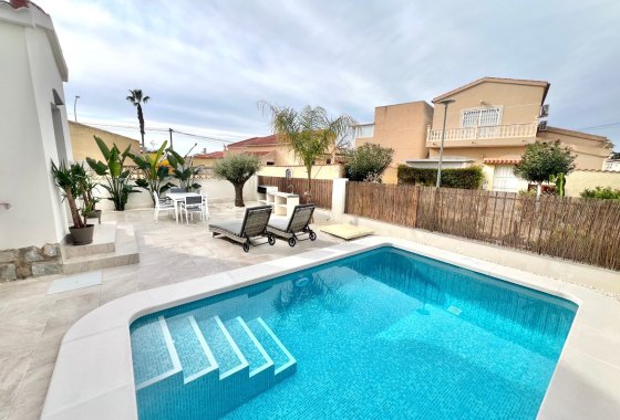 Resale - Detached Villa - La Marina