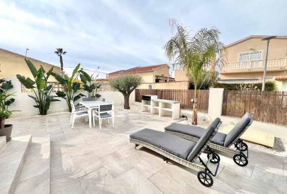 Resale - Detached Villa - La Marina