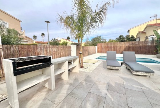 Resale - Detached Villa - La Marina