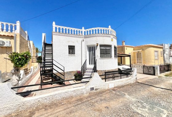 Reventa - Villa independiente - La Marina