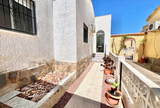 Reventa - Villa independiente - La Marina