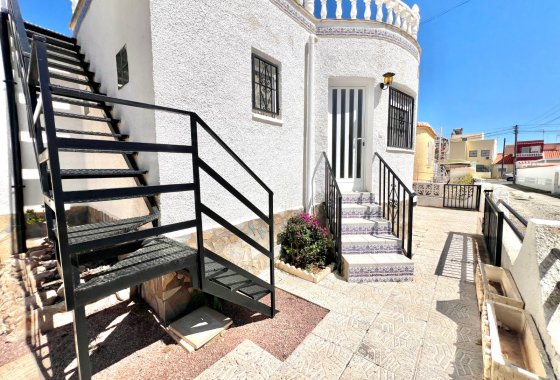 Reventa - Villa independiente - La Marina