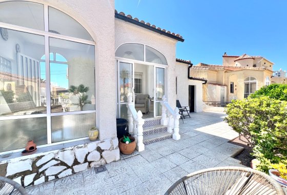 Reventa - Villa independiente - La Marina