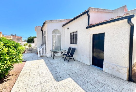 Reventa - Villa independiente - La Marina