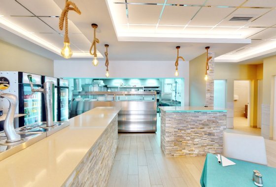 Resale - commercial property - La Marina