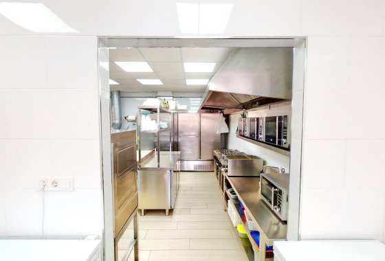 Resale - commercial property - La Marina